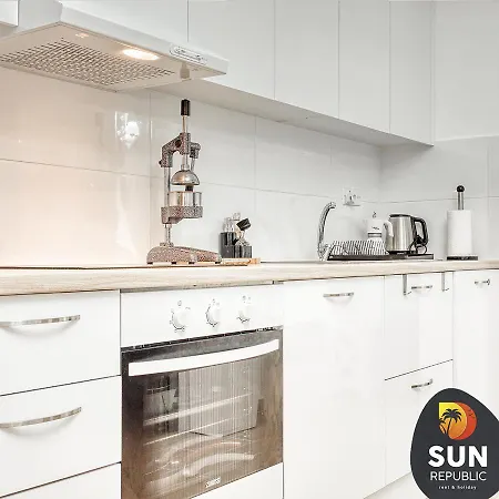 Sun Deluxe Apartment